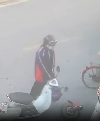 VIDE-0 Đến lớp muộn giải thích giáo viên không tin…