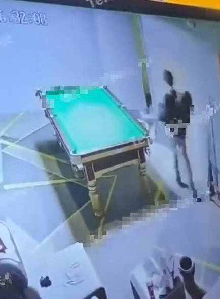 VIDEO Thế mà bảo Rủ đi chọc bi-a …🤣