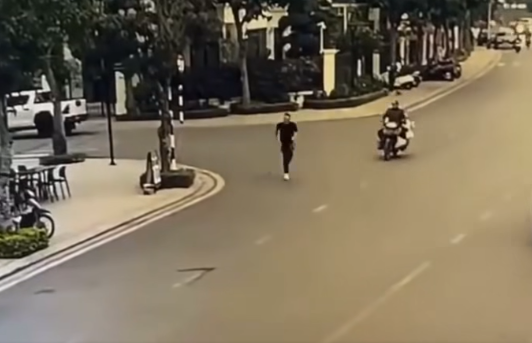 VIDE-0 Một người tập thể dục bị đột quỵ ngã gục giữa đường tuvong