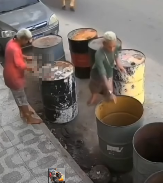 VIDE-0 XÊ XÊ RA cho a thể hiện, còn 4 thùng đấy làm nốt đi a 😜