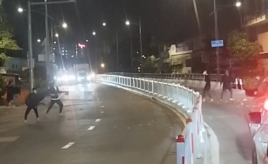 VIDEO HỖN CHIÊ’N quận 8