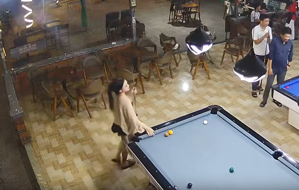 VIDE-0 QUÁN BI-A HOT HÒN HỌT, AE CỨ ĐÒI HỮU DUYÊN …