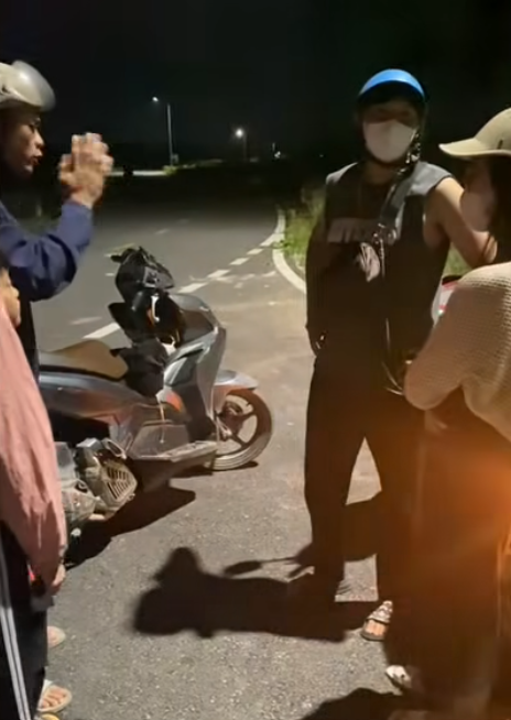 VIDE-0 CAY đắng thật‼️ CK chở con đi tìm vk, bắt gặp vk đang đi với nhân tình…