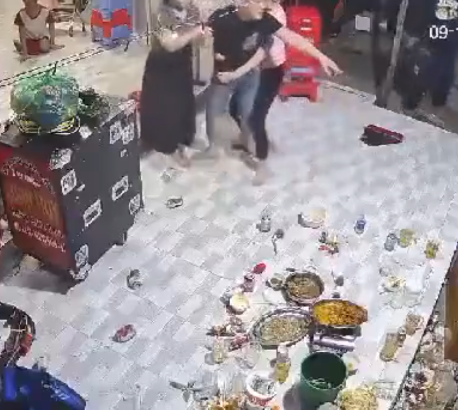 VID-E0 Mauthuan ở An Hữu – Đồng Tháp: 2 bên var rất căng👊🤛 nhau,