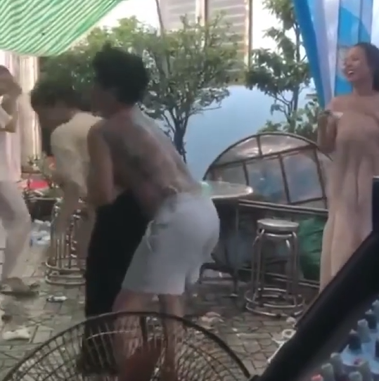 Cho VK đi ăn Tiệc đồg ni-ên🥲 cuối n-ăm để rồi ra cơ sự như này đây… vi-deo👇👇👇