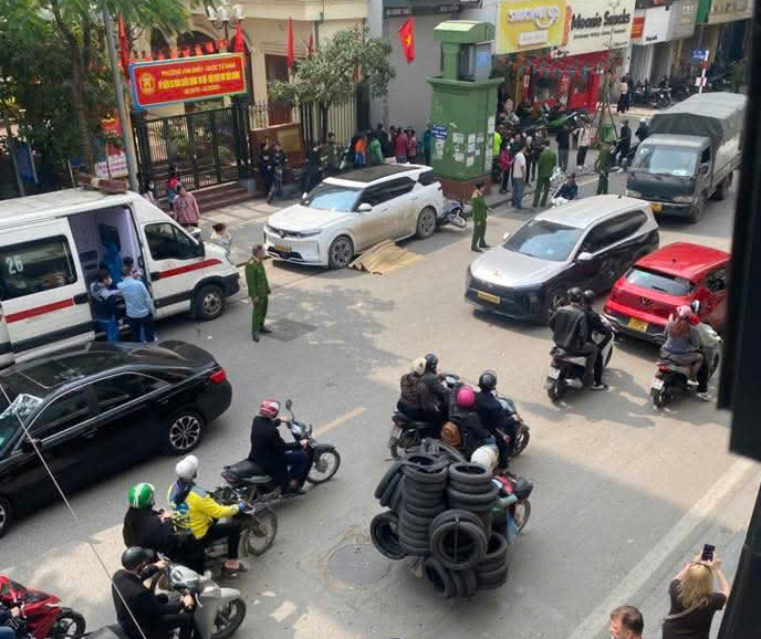 Came-a quay lại hiện trường TNGT vừa xong ở Khâm Thiên – Hà Nội