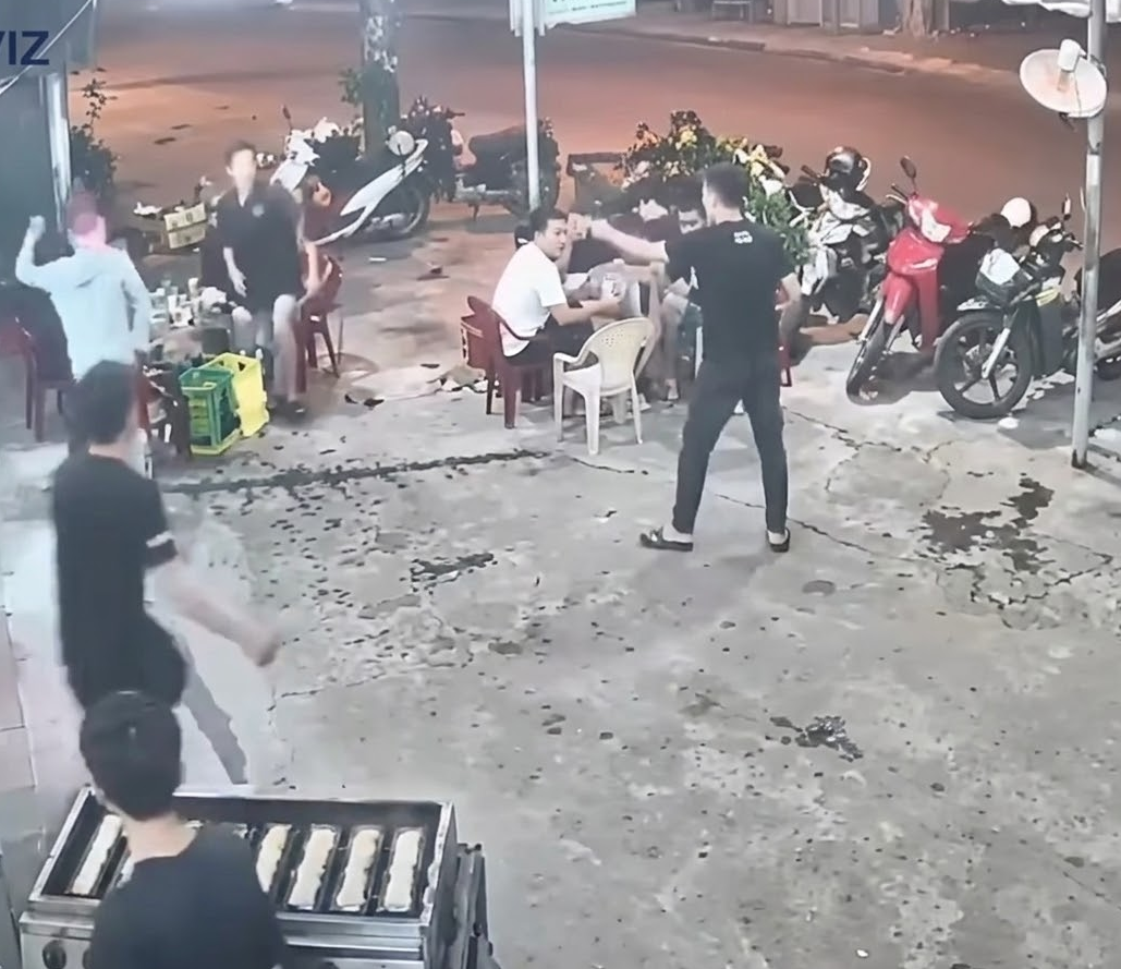 [CAMERA] KHIẾP QUÁ Bình Chánh, TPHCM:  chén chú🍻 chén anh xong 🔪 xuyên🫀