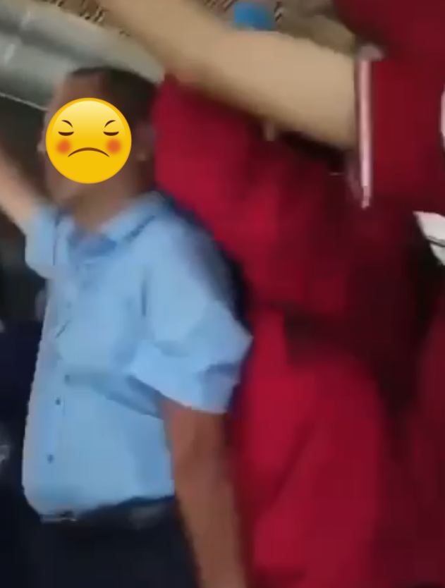 GHÊ THẬT Ông chú được tìm kiếm nhiều nhất lúc này, toàn nhân lúc xe đông người thi triển chiêu thức 🫴 🧚