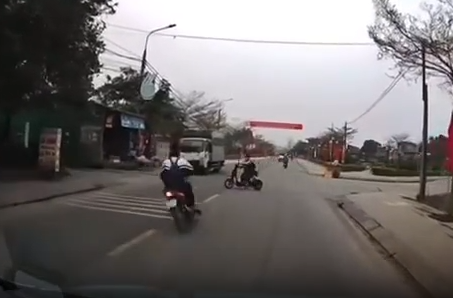 Bình Liêu – Quảng Ninh: Các cụ gánh còng lưng…