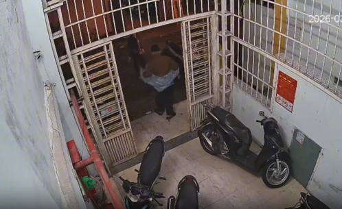 Thôi KHÔNG SAO về rửa đi là sạch. Các camera chạy bằng cơm kể…