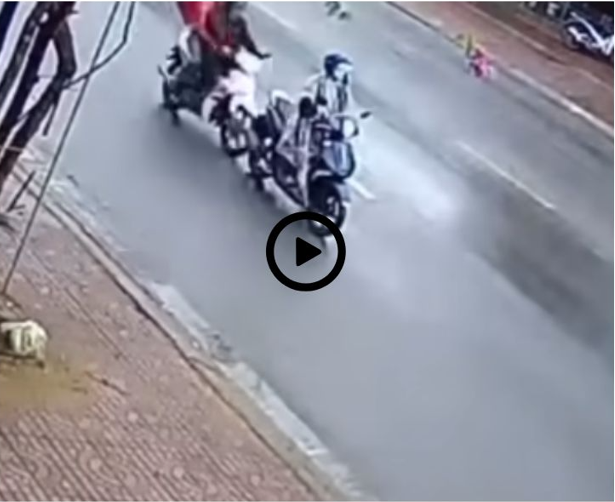 Ảo THẬT Chị gái dừng xe giữa đường nghe điện thoại như trốn không người và cái kết …