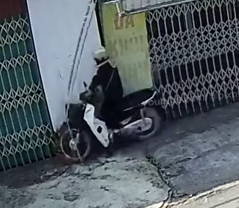 SỢ THẾ tài xế lái xe mất kiểm soát