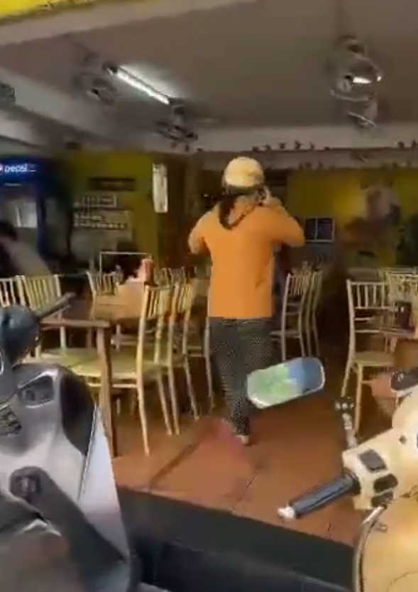 B:ă’t gh3n tại quán cơm