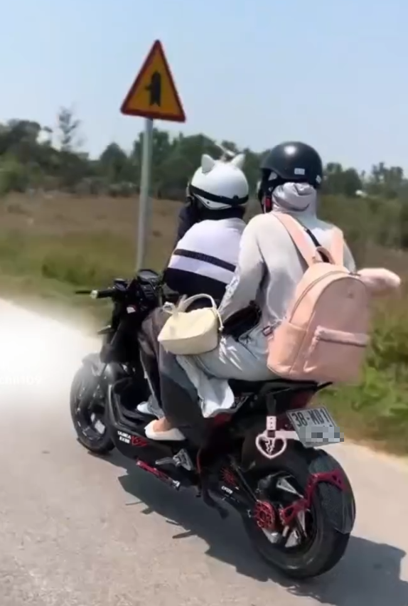 Cùng a băng qua bảo đại dương…